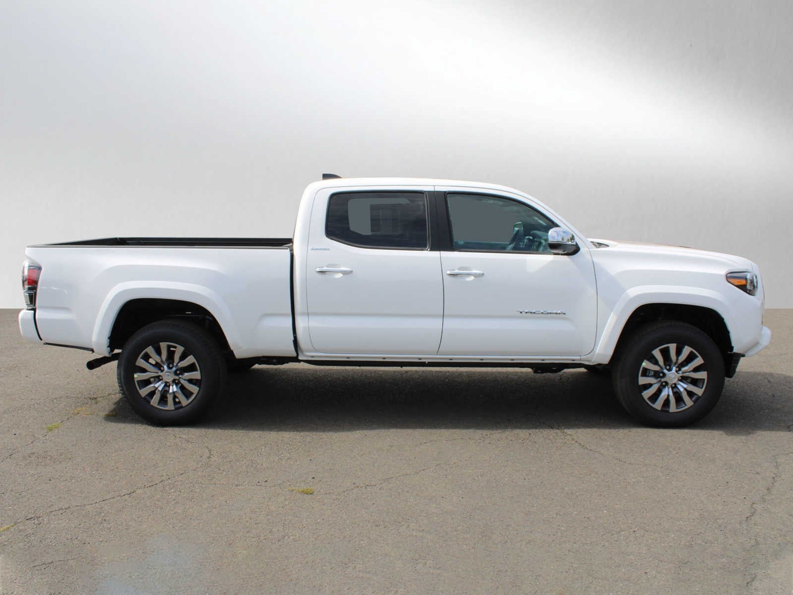2023 Toyota Tacoma Limited Double Cab 6 Bed V6 AT